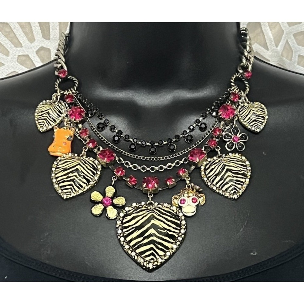 Betsey Johnson Safari Animal Charm Statement Necklace Zebra Heart - Picture 15 of 16